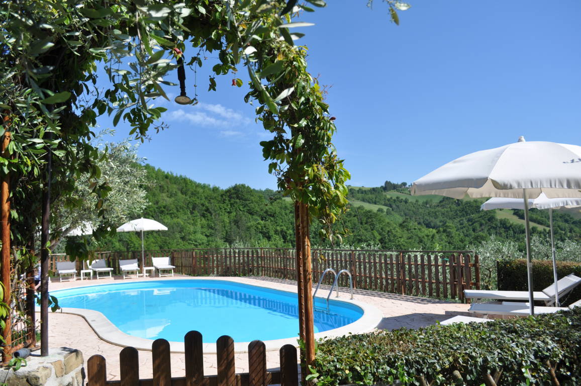 agriturismi umbria con piscina